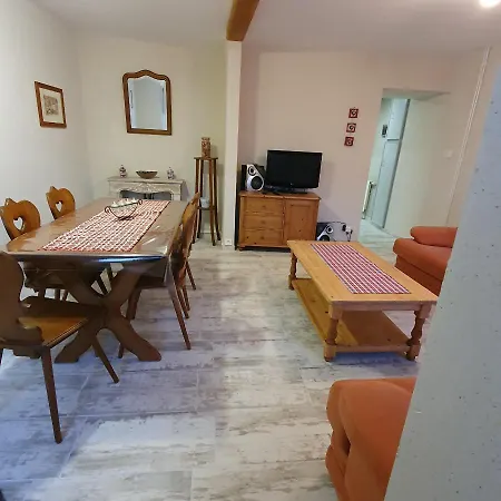 Holiday home Au Coup De Coeur *